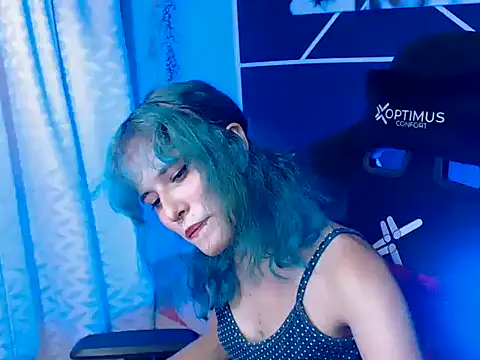 Snapshot of LITTLENAMI_ chatting on 10.02.25 LITTLENAMI online show from 10.02.25