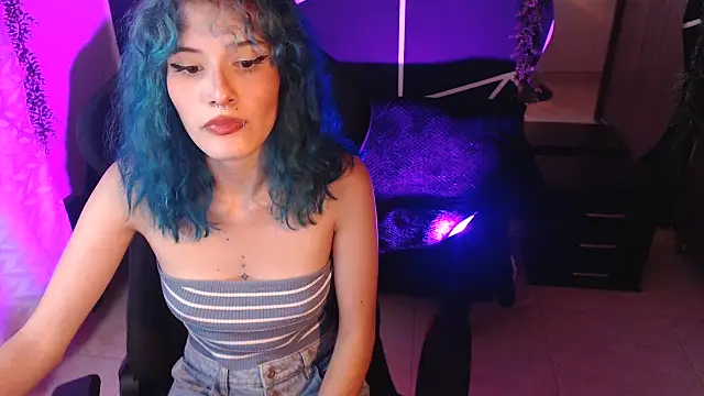 Snapshot of LITTLENAMI_ chatting on 10.18.25 LITTLENAMI online show from 10.18.25