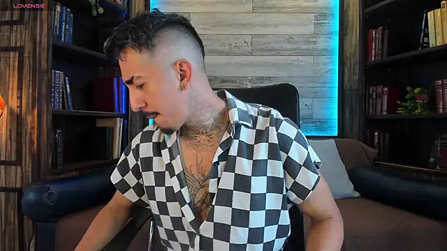 Donovan Desmond online show from 10.18.25