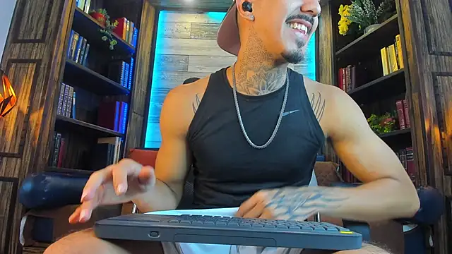 Donovan Desmond online show from 10.20.25