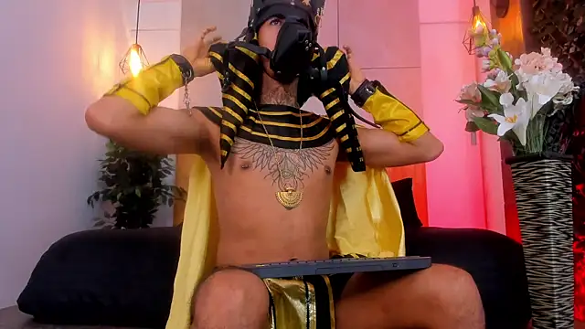 Donovan Desmond online show from 10.31.25