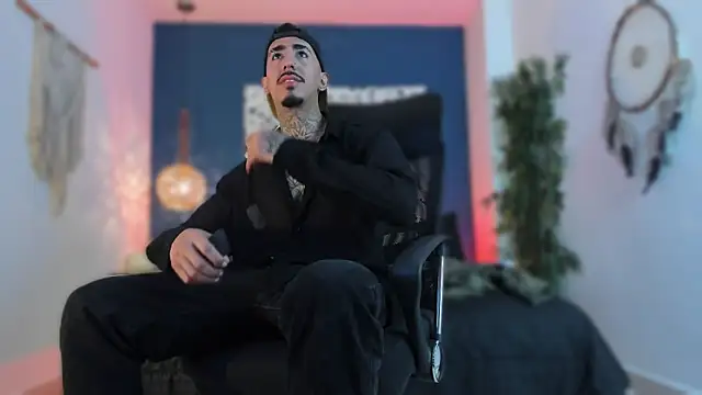 Donovan Desmond online show from 02.08.26