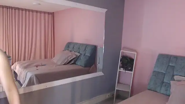 Camila Russoo online show from 12.02.25