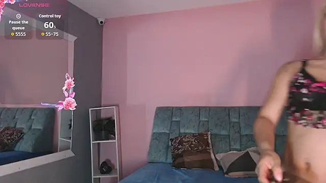 Camila Russoo online show from 02.13.26