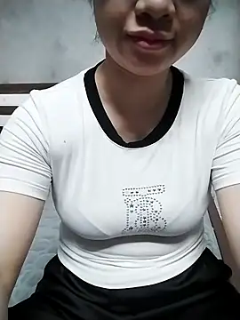 Snapshot of Mie_rose chatting on 02.16.26 Mie rose online show from 02.16.26
