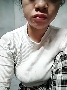 Snapshot of Mie_rose chatting on 02.18.26 Mie rose online show from 02.18.26