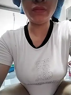 Snapshot of Mie_rose chatting on 03.08.26 Mie rose online show from 03.08.26