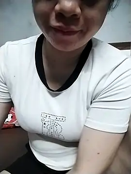 Snapshot of Mie_rose chatting on 03.25.26 Mie rose online show from 03.25.26