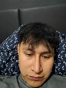 Snapshot of surdotravieso chatting on 05.13.26 surdotravieso online show from 05.13.26