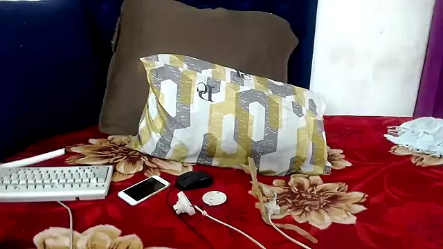 BUNNYCHOWX28 online show from 09.12.25