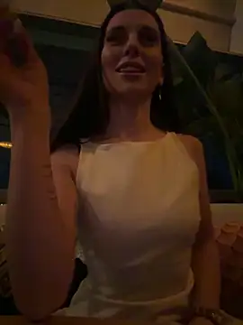 Snapshot of EllyLynn chatting on 03.07.26 EllyLynn online show from 03.07.26