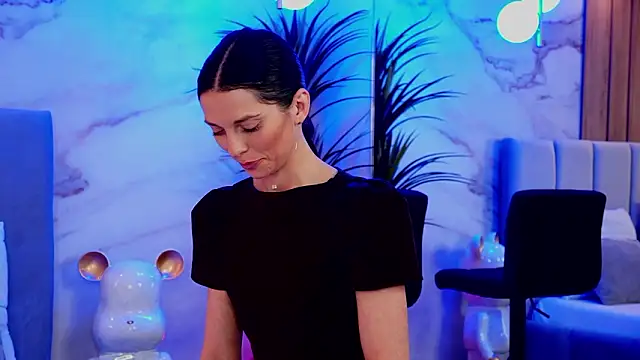 Snapshot of EllyLynn chatting on 03.16.26 EllyLynn online show from 03.16.26