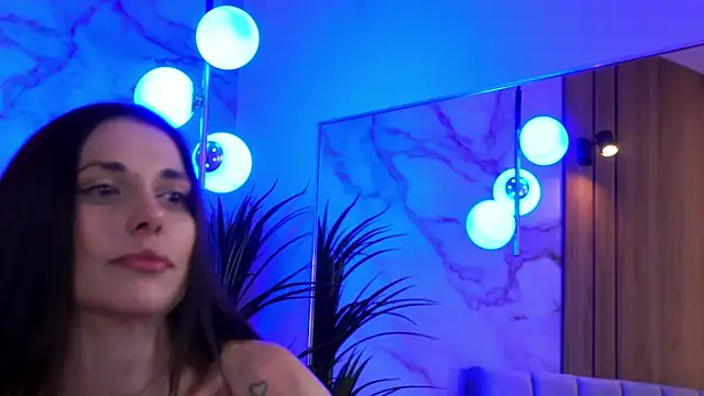 Snapshot of EllyLynn chatting on 04.01.26 EllyLynn online show from 04.01.26