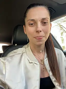 Snapshot of EllyLynn chatting on 04.08.26 EllyLynn online show from 04.08.26