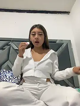 Sara-cooper2 online show from 11.26.25