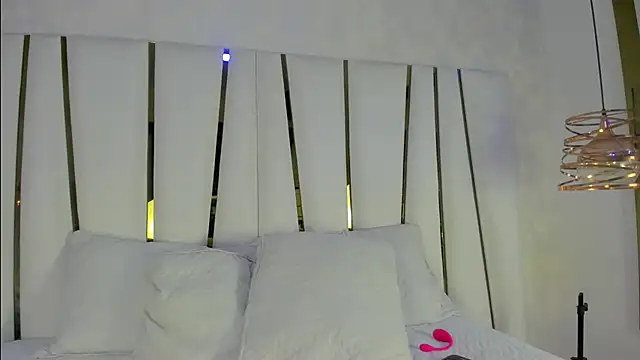 bonnie sm online show from 10.24.25