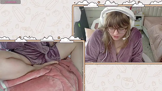 Snapshot of ithuriella chatting on 04.19.26 ithuriella online show from 04.19.26