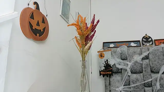 Lizbeth Rouse online show from 10.30.25