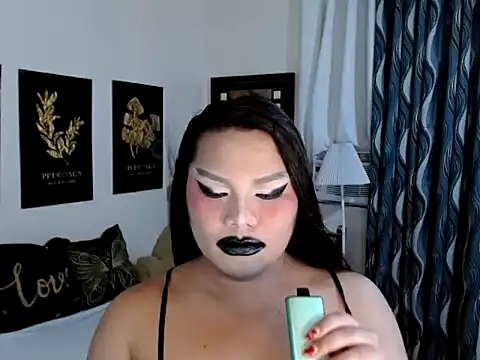 TSbrianaHugeCock online show from 12.18.25