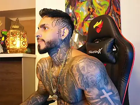 logan hugh8 online show from 10.02.25