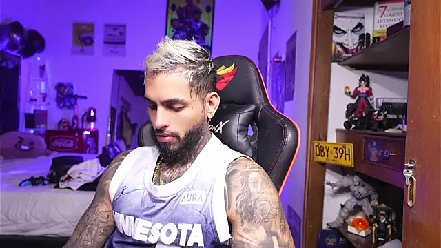 logan hugh8 online show from 03.26.26