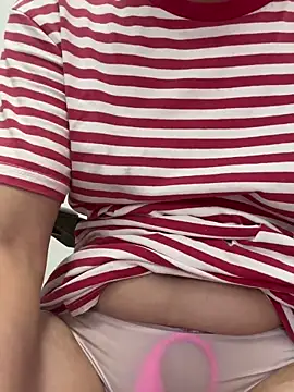 Snapshot of coco-o chatting on 10.05.25 coco-o online show from 10.05.25