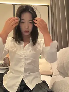 Snapshot of luluya1314 chatting on 05.15.26 luluya1314 online show from 05.15.26