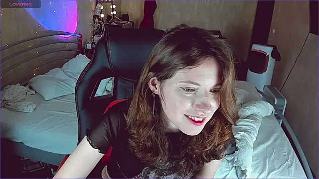 Agata in Wonderland online show from 09.14.25