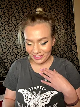 emmasweett11 online show from 12.19.25