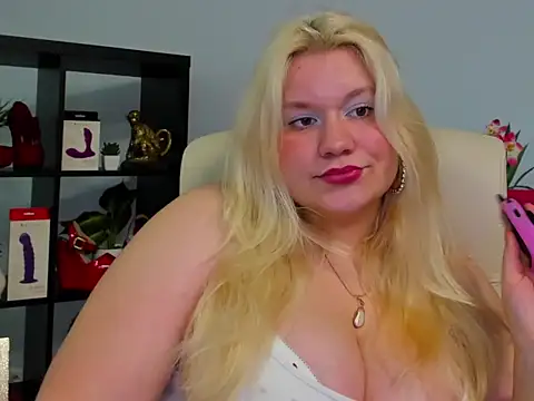 Snapshot of samantha_darling chatting on 05.04.26 samantha darling online show from 05.04.26