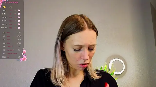 NyxaThorn online show from 11.24.25