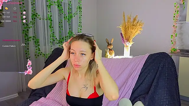 NyxaThorn online show from 12.16.25