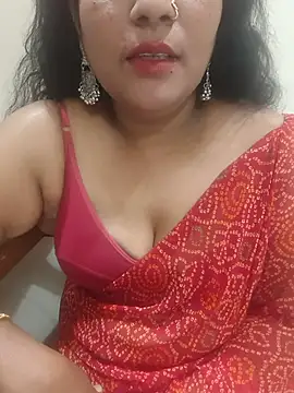 Snapshot of Aunty_Boy_143 chatting on 07.28.26 Aunty Boy 143 online show from 07.28.26