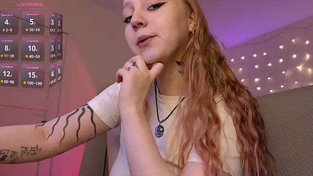 Snapshot of RebeccaAster chatting on 06.02.26 RebeccaAster online show from 06.02.26
