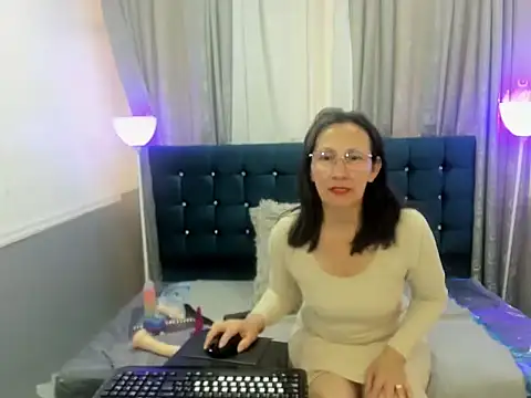Snapshot of Oriana_Jhonson chatting on 04.18.26 Oriana Jhonson online show from 04.18.26