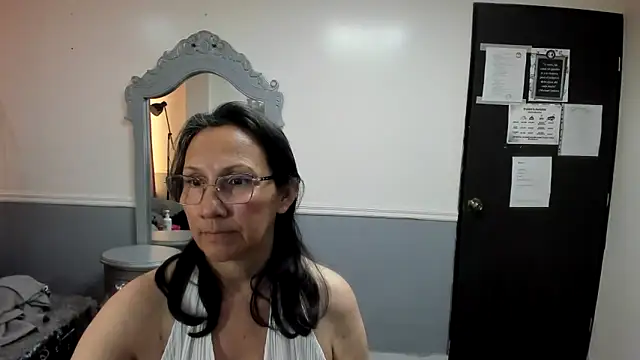 Snapshot of Oriana_Jhonson chatting on 04.22.26 Oriana Jhonson online show from 04.22.26