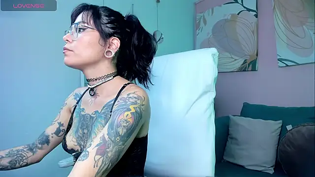 Esmeralda CO online show from 10.02.25