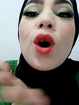 Snapshot of jamila_zair chatting on 03.17.26 jamila zair online show from 03.17.26