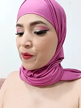 Snapshot of jamila_zair chatting on 04.07.26 jamila zair online show from 04.07.26