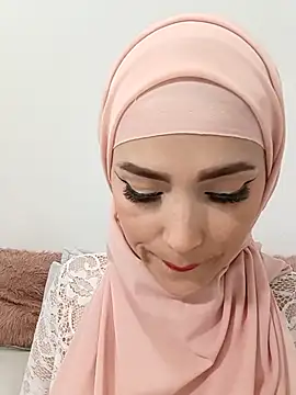 Snapshot of jamila_zair chatting on 04.15.26 jamila zair online show from 04.15.26