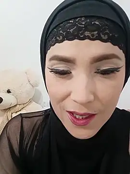 Snapshot of jamila_zair chatting on 05.12.26 jamila zair online show from 05.12.26