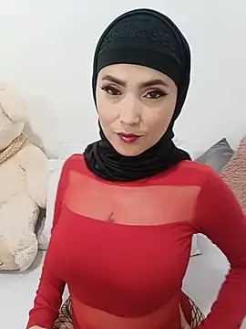 Snapshot of jamila_zair chatting on 05.19.26 jamila zair online show from 05.19.26