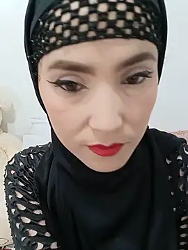 Snapshot of jamila_zair chatting on 06.12.26 jamila zair online show from 06.12.26