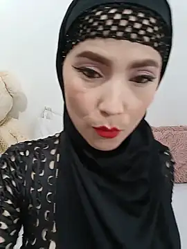 Snapshot of jamila_zair chatting on 06.26.26 jamila zair online show from 06.26.26