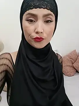 Snapshot of jamila_zair chatting on 06.28.26 jamila zair online show from 06.28.26