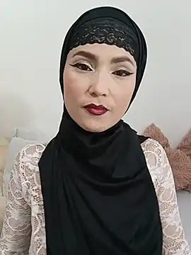 Snapshot of jamila_zair chatting on 07.10.26 jamila zair online show from 07.10.26