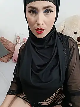 Snapshot of jamila_zair chatting on 07.15.26 jamila zair online show from 07.15.26