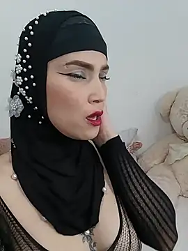Snapshot of jamila_zair chatting on 07.28.26 jamila zair online show from 07.28.26