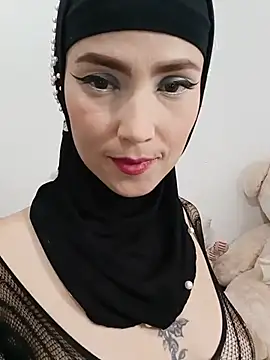 Snapshot of jamila_zair chatting on 07.28.26 jamila zair online show from 07.28.26