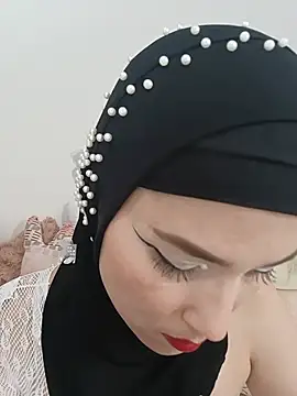 Snapshot of jamila_zair chatting on 07.31.26 jamila zair online show from 07.31.26
